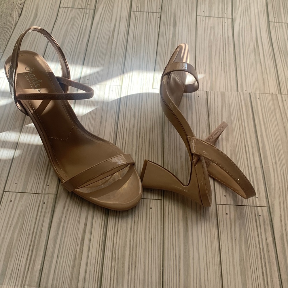 Natural beige Charles David scrappy EVERYTHING shoe…. Sexy heel